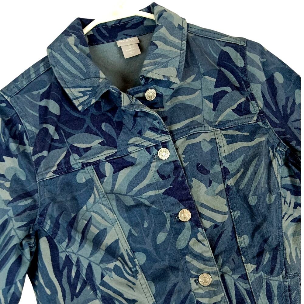Chico's Button Up Denim Jacket Womens 0 US 4/6 Blue Floral Camo Tropical Boho‎